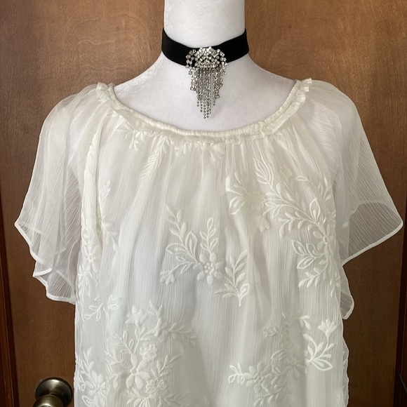 Romantic Peasant Blouse by CeCe - Picture 3 of 16